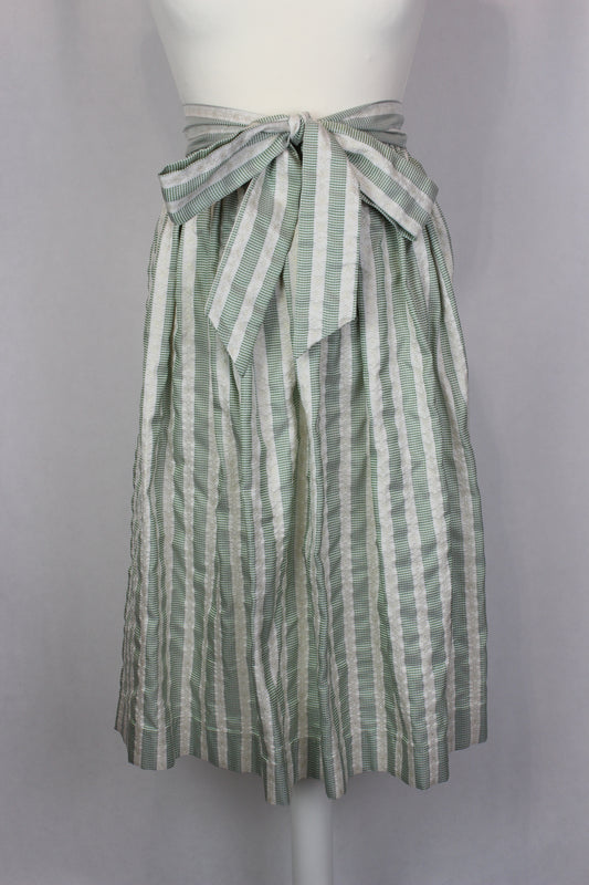 Erbstücke© Dirndl Schürze