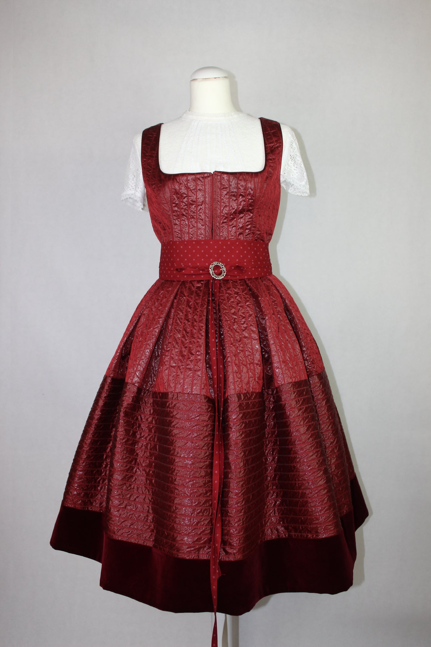 Erbstücke© Dirndl Sanguis