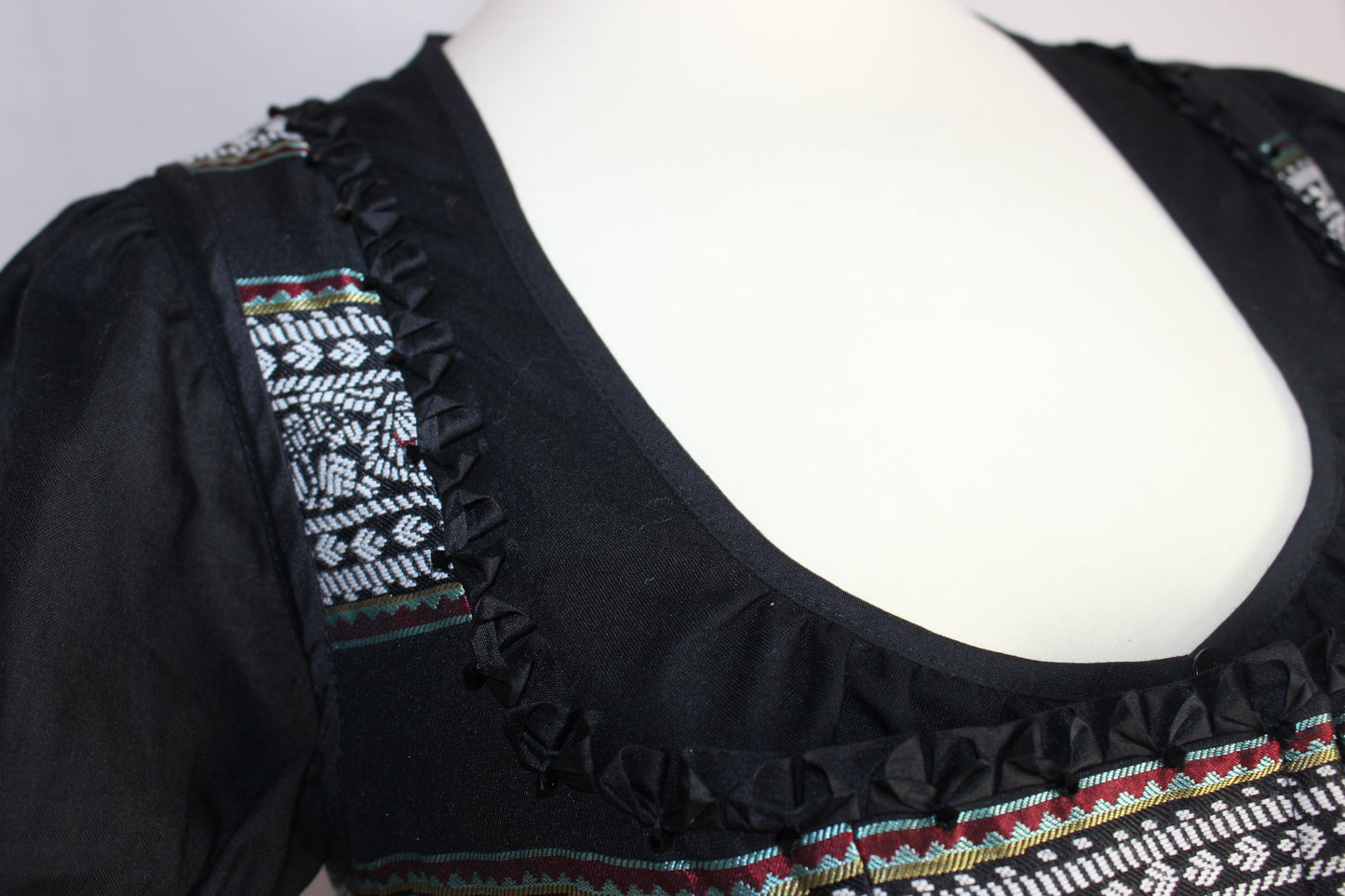 Erbstücke© Dirndl Mandrel