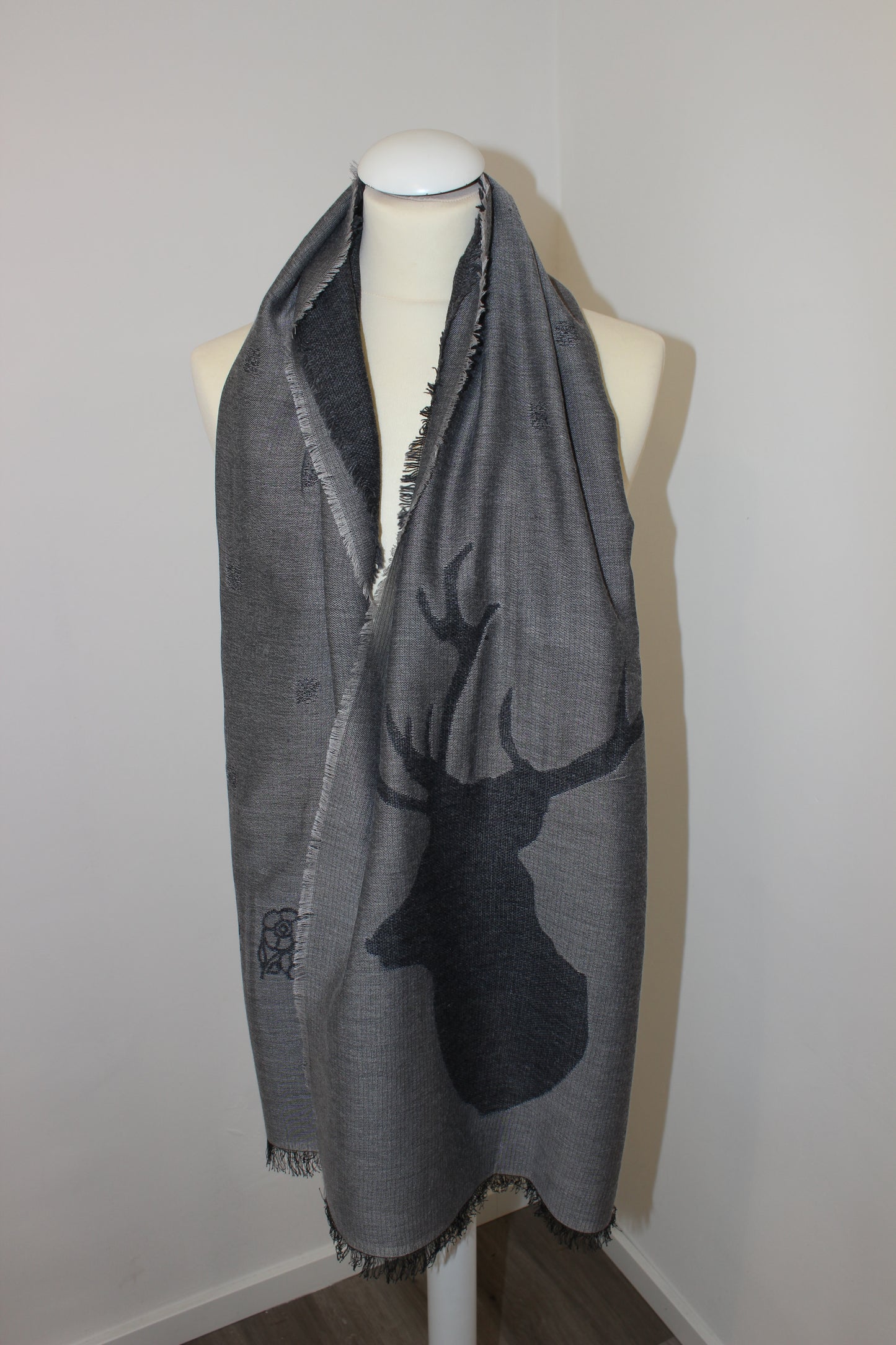 Erbstücke© Hirsch Schal