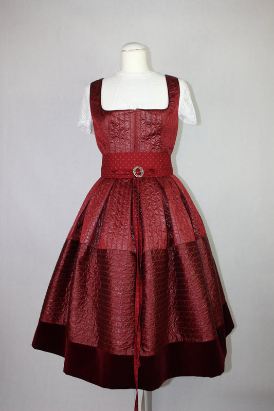 Erbstücke© Dirndl Sanguis