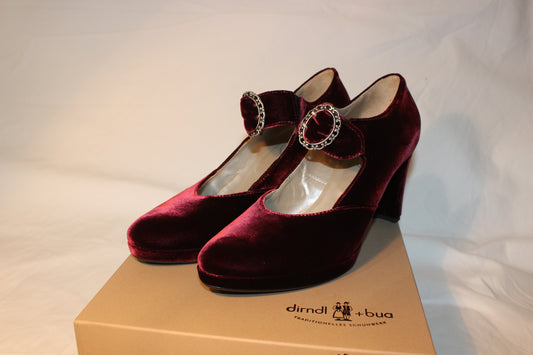 Dirndl + Bua Pumps Bordeaux Samt